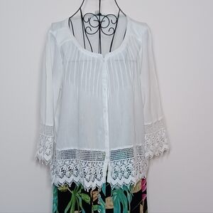 American Eagle Outfitters White Boho Crochet Lace Pleated Blouse Size M